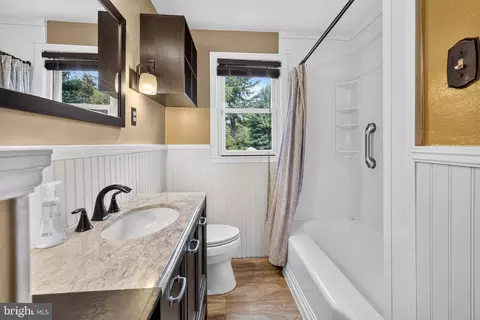 Bath - 2326 Fairland Rd, Silver Spring, MD 20904 photo 1 of 2