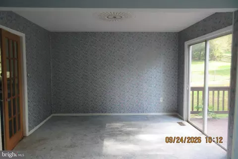 Living - 15905 Narrows Ter, Silver Spring, MD 20906 photo 3 of 3