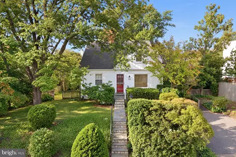 5109 Manning Dr, Bethesda, MD 20814