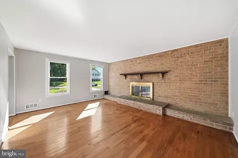 Living - 14408 Cantrell Rd, Silver Spring, MD 20905 photo 3 of 10