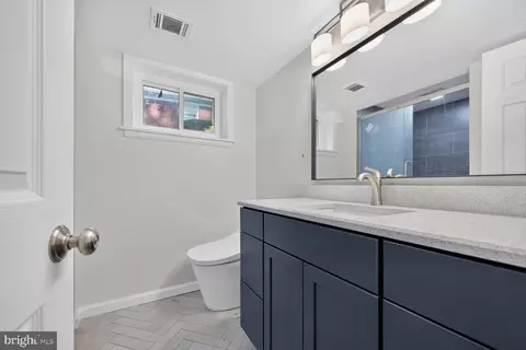 Bath - 11518 Soward Dr, Silver Spring, MD 20902 photo 2 of 2