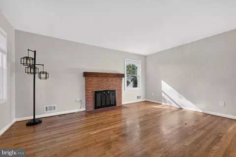 Living - 11518 Soward Dr, Silver Spring, MD 20902 photo 2 of 4