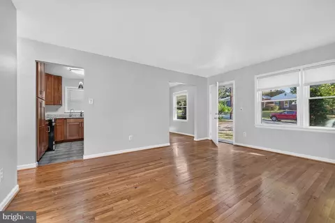 Living - 11518 Soward Dr, Silver Spring, MD 20902 photo 3 of 4