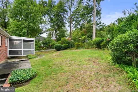 Exterior - 9804 Dameron Dr, Silver Spring, MD 20902 photo 4 of 6