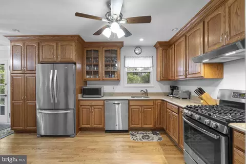 Kitchen - 9804 Dameron Dr, Silver Spring, MD 20902 photo 3 of 4