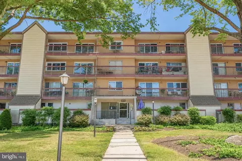 10320 Westlake Dr #E301, Bethesda, MD 20817
