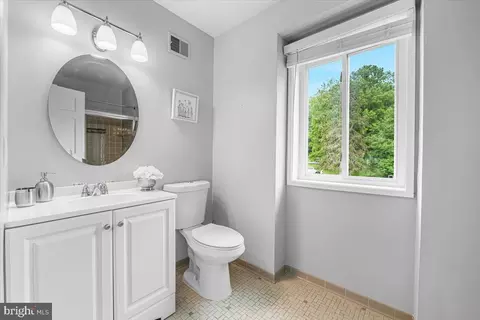 Bath - 14404 Tarpon Ter, Silver Spring, MD 20905 photo 4 of 8