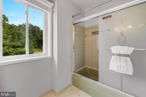 Bath - 14404 Tarpon Ter, Silver Spring, MD 20905 photo 5 of 8