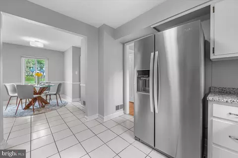 Entry Way - 14404 Tarpon Ter, Silver Spring, MD 20905 photo 3 of 9