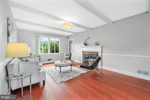 Living - 14404 Tarpon Ter, Silver Spring, MD 20905 photo 3 of 6