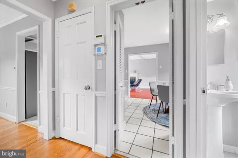 Entry Way - 14404 Tarpon Ter, Silver Spring, MD 20905 photo 5 of 9