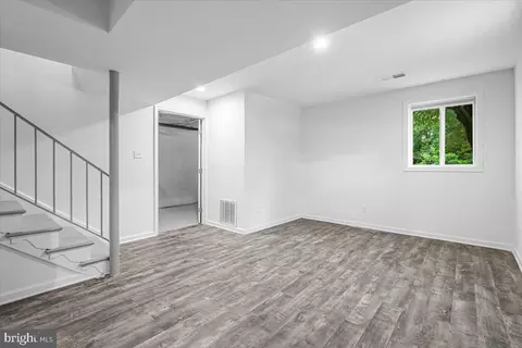 Living - 14404 Tarpon Ter, Silver Spring, MD 20905 photo 6 of 6