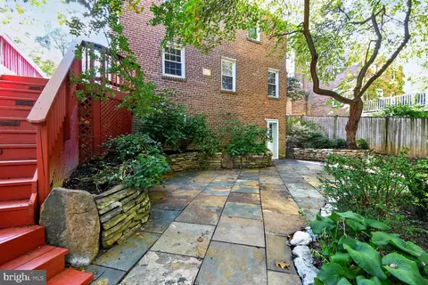 Exterior - 1707 Noyes Ln, Silver Spring, MD 20910 photo 3 of 6