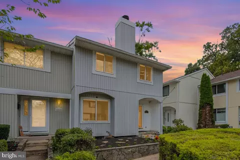 18527 Eagles Roost Dr, Germantown, MD 20874