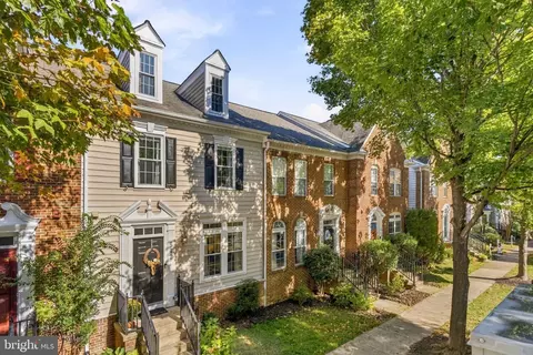 542 Market St E, Gaithersburg, MD 20878