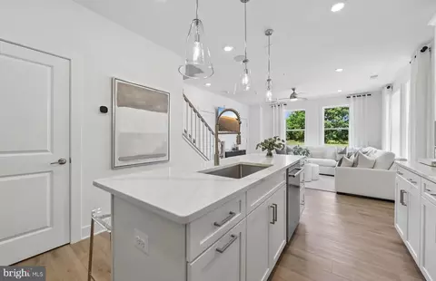 308 Legacy St, Gaithersburg, MD 20878