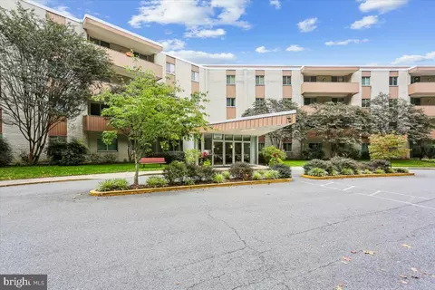 7505 Democracy Blvd #A126, Bethesda, MD 20817