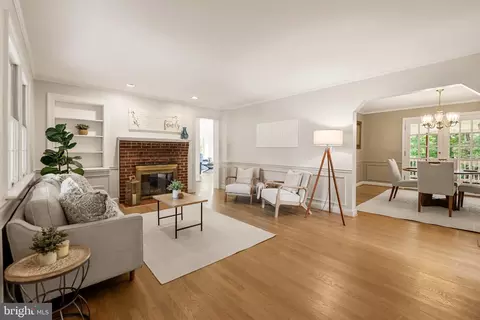 Living - 1750 Overlook Dr, Silver Spring, MD 20903 photo 5 of 9