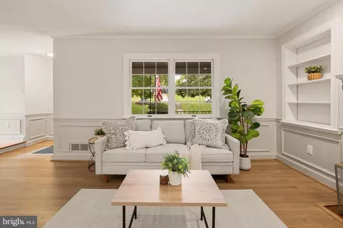 Living - 1750 Overlook Dr, Silver Spring, MD 20903 photo 4 of 9