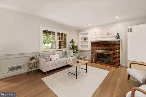 Living - 1750 Overlook Dr, Silver Spring, MD 20903 photo 2 of 9