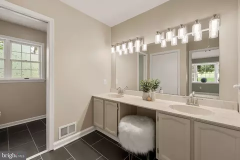 Bath - 1750 Overlook Dr, Silver Spring, MD 20903 photo 1 of 4