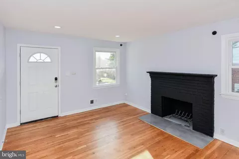 Living - 10804 Jewett St, Silver Spring, MD 20902 photo 2 of 4