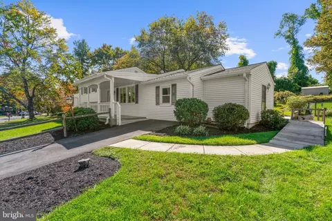 Exterior - 15316 Valencia St, Silver Spring, MD 20905 photo 3 of 15