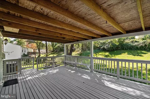 Exterior - 15316 Valencia St, Silver Spring, MD 20905 photo 8 of 15