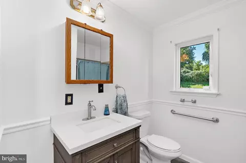 Bath - 15316 Valencia St, Silver Spring, MD 20905 photo 1 of 3