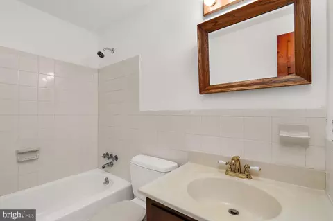 Bath - 15316 Valencia St, Silver Spring, MD 20905 photo 3 of 3