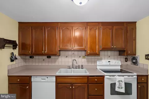 Kitchen - 15316 Valencia St, Silver Spring, MD 20905 photo 2 of 2