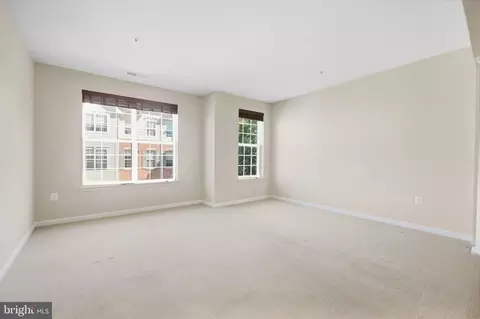Living - 2212 Highfly Ter #2212, Silver Spring, MD 20902 photo 2 of 5