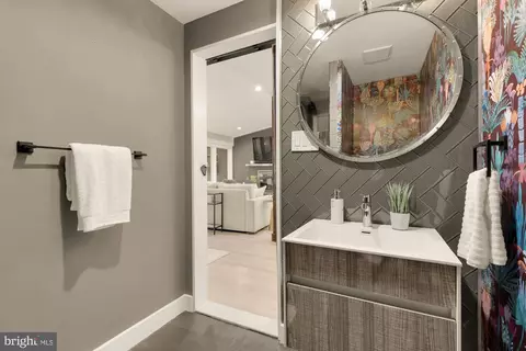 Bath - 10402 Gilmoure Dr, Silver Spring, MD 20901 photo 2 of 7