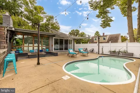 Exterior - 10402 Gilmoure Dr, Silver Spring, MD 20901 photo 6 of 8