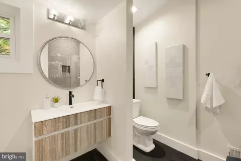 Bath - 10402 Gilmoure Dr, Silver Spring, MD 20901 photo 6 of 7