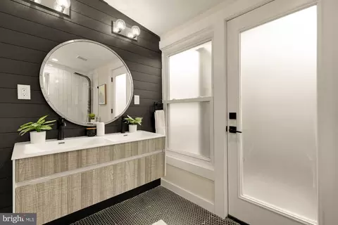Bath - 10402 Gilmoure Dr, Silver Spring, MD 20901 photo 4 of 7