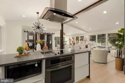 Kitchen - 10402 Gilmoure Dr, Silver Spring, MD 20901 photo 5 of 5