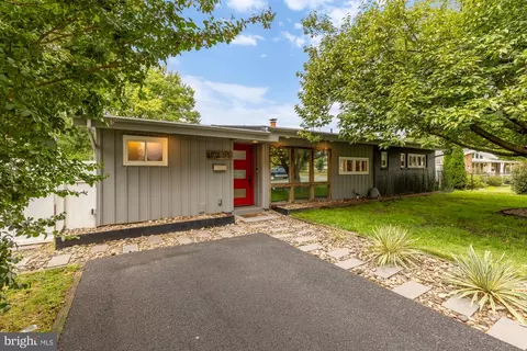 Exterior - 10402 Gilmoure Dr, Silver Spring, MD 20901 photo 2 of 8