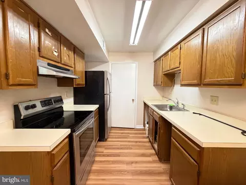 Kitchen - 2403 Normandy Square Pl #12-CA, Silver Spring, MD 20906 photo 2 of 3