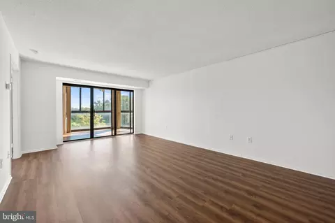 Living - 15115 Interlachen Dr #3-601, Silver Spring, MD 20906 photo 3 of 11