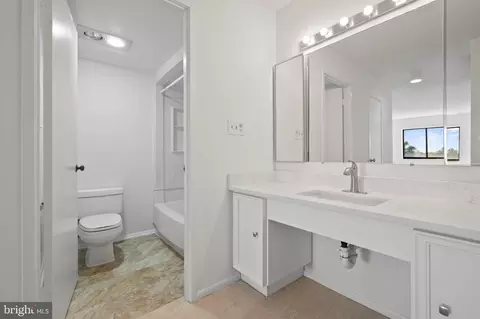 Bath - 15115 Interlachen Dr #3-601, Silver Spring, MD 20906 photo 2 of 2