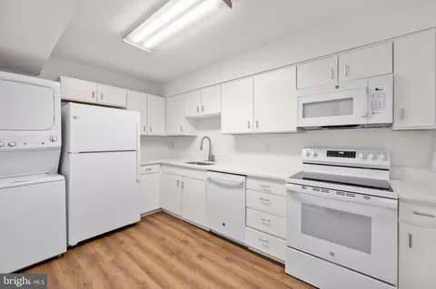 Kitchen - 15115 Interlachen Dr #3-601, Silver Spring, MD 20906 photo 1 of 2