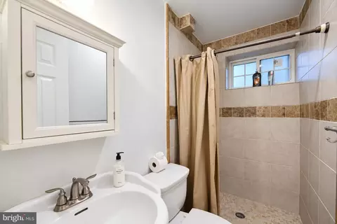 Bath - 11103 Bybee St, Silver Spring, MD 20902 photo 4 of 5