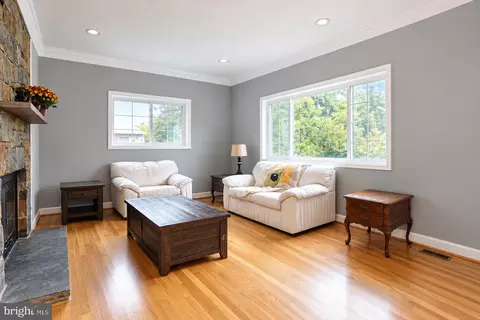 Living - 11103 Bybee St, Silver Spring, MD 20902 photo 1 of 7