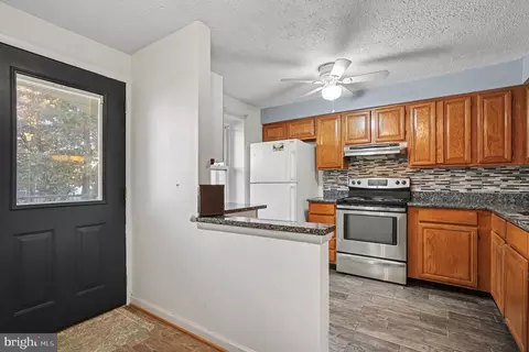 Entry Way - 10 Avonshire Ct, Silver Spring, MD 20904 photo 1 of 5