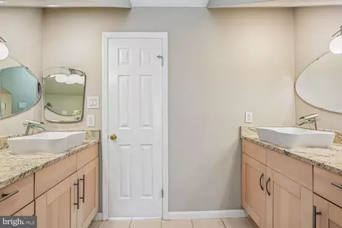 Bath - 11568 Paramus Dr, North Potomac, MD 20878 photo 8 of 12