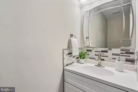Bath - 11568 Paramus Dr, North Potomac, MD 20878 photo 1 of 12