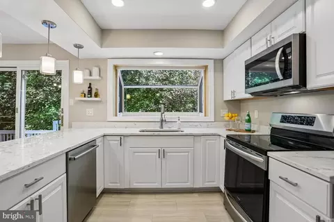 Kitchen - 11568 Paramus Dr, North Potomac, MD 20878 photo 1 of 5