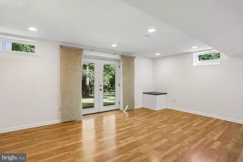 Living - 11568 Paramus Dr, North Potomac, MD 20878 photo 14 of 16