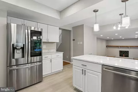 Kitchen - 11568 Paramus Dr, North Potomac, MD 20878 photo 3 of 5
